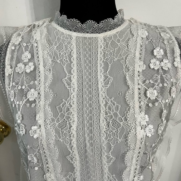 Alexis Essie Embroidered Floral Lace white Top - Picture 4 of 9